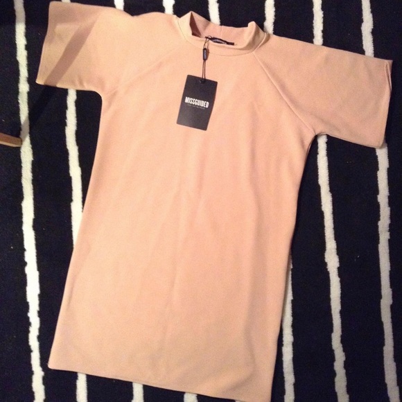 Missguided Short Sleeve Oversized Sweater Dress - Picture 2 of 4